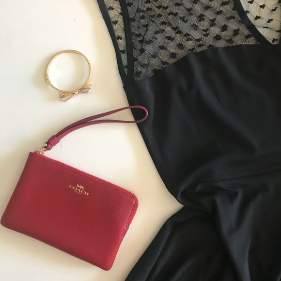 ❤️SALE❤️Coach True Red wristlet & giftbox NWT - Picture 5 of 5